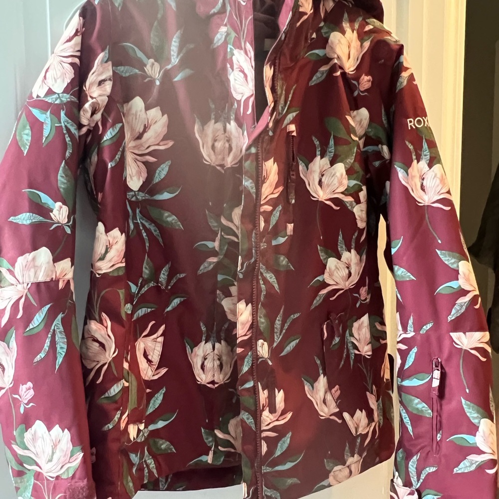 Roxy Women's Burgundy Floral Ski Jacket medium